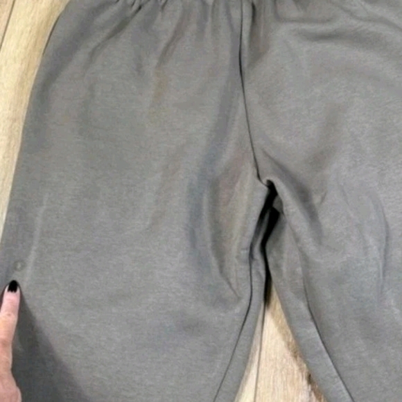 Project Rock Veterans Day Moss Green Joggers Mens Medium 1386923 - Picture 5 of 8